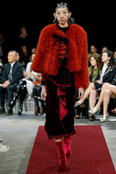 Look 29